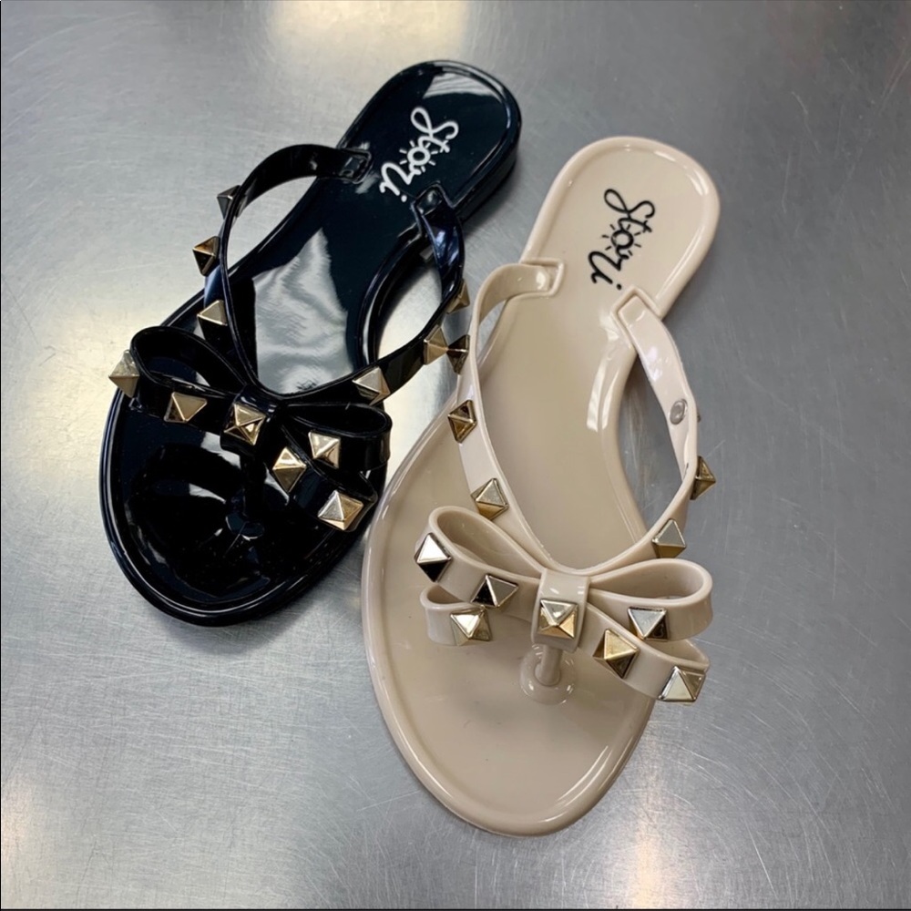 🌼Girl’s Studded Jelly Sandals (Cream)